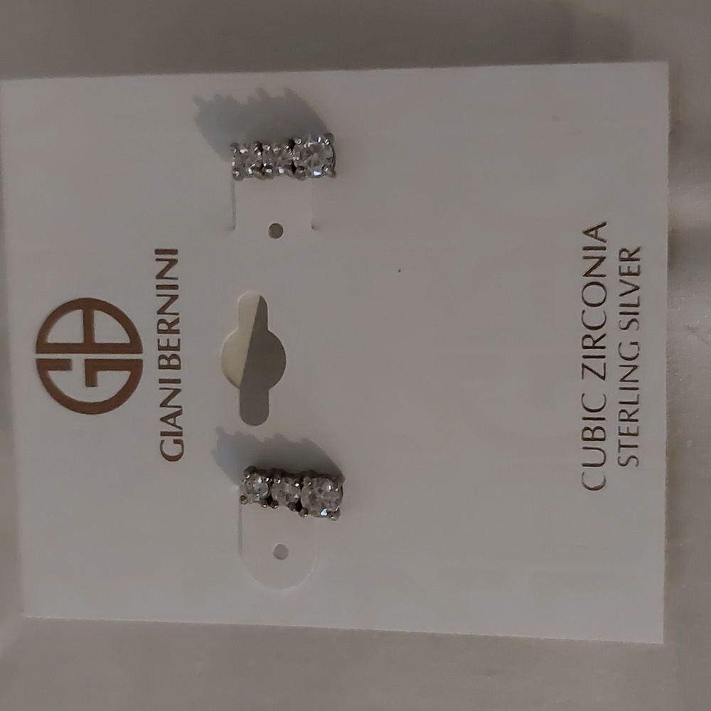 NWT small stud earrings